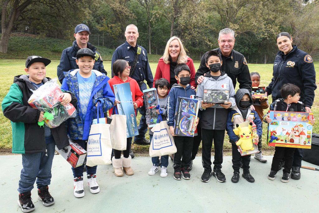 Supervisor Barger and Partners Spread Holiday Cheer to Foster Youth and their Families at Six Flags Magic Mountain